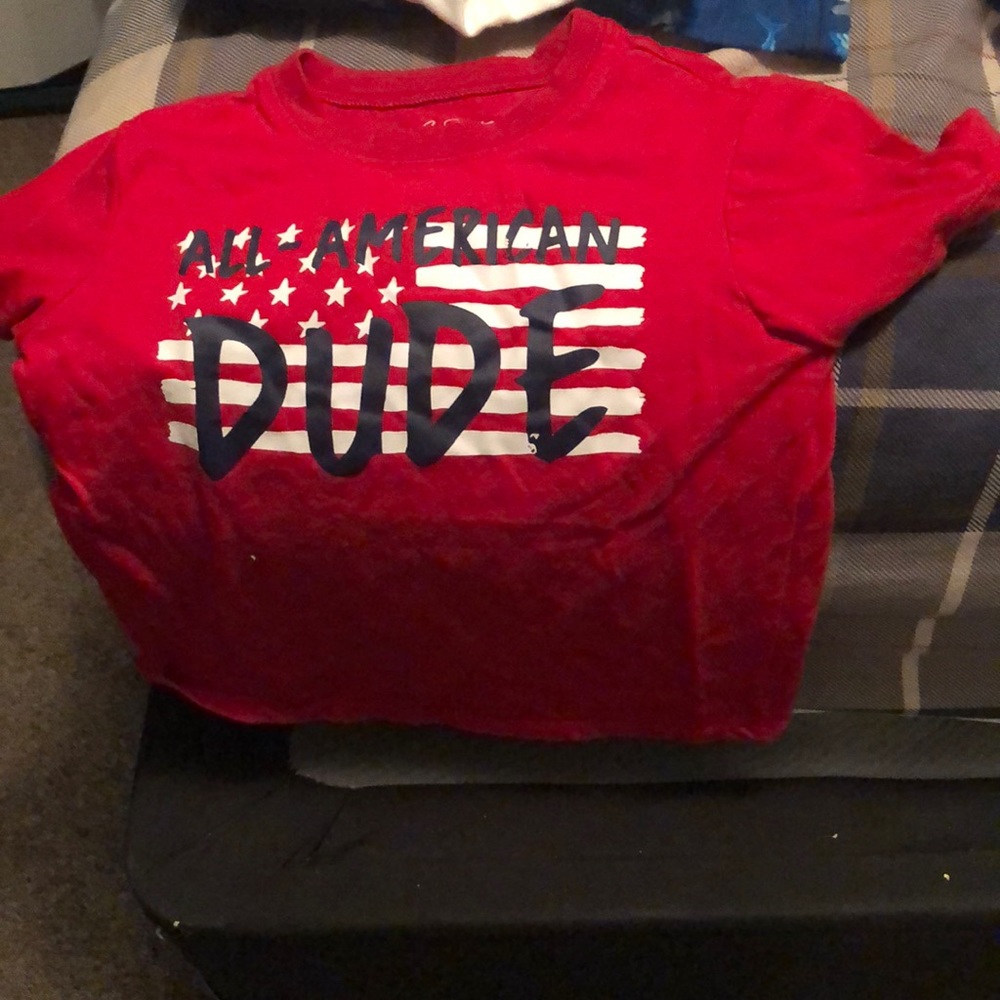 Size 4T no stains shirt looks very nice